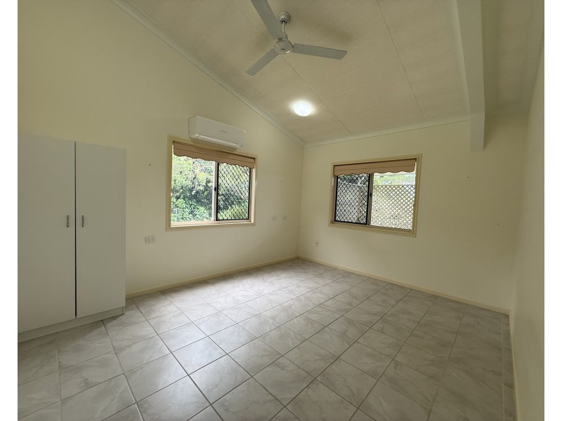 38 Pease St, Tully QLD 4854