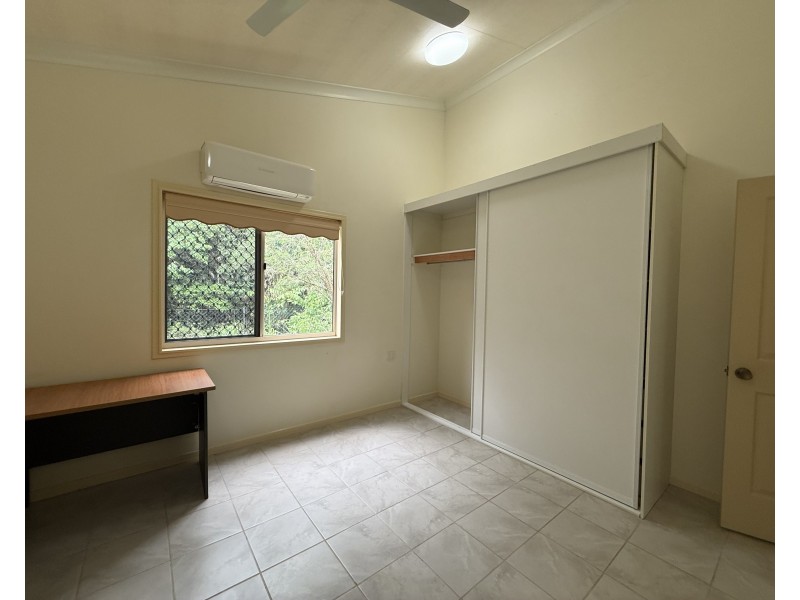 38 Pease St, Tully QLD 4854