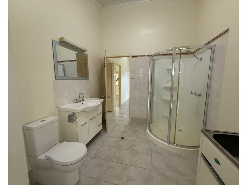 38 Pease St, Tully QLD 4854