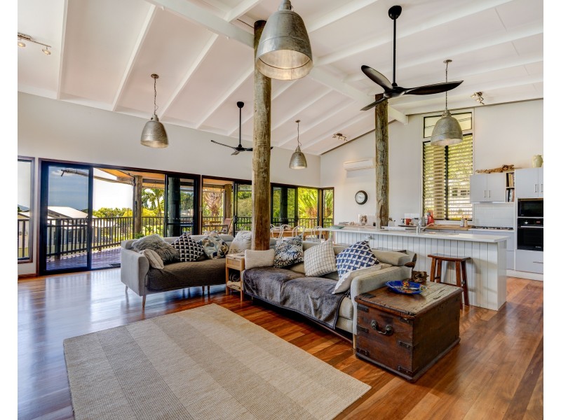 1 Jessie Lane, South Mission Beach QLD 4852