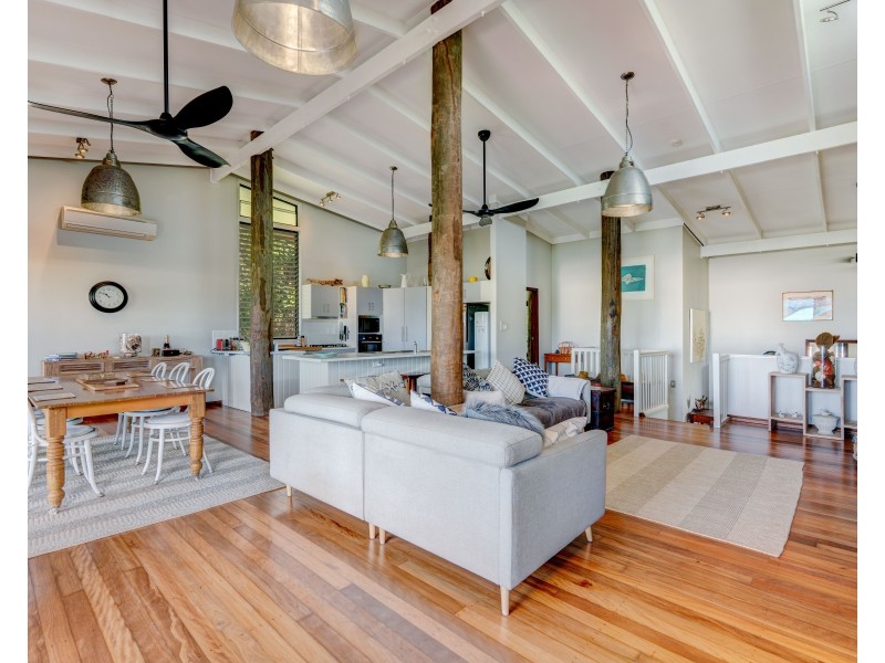 1 Jessie Lane, South Mission Beach QLD 4852