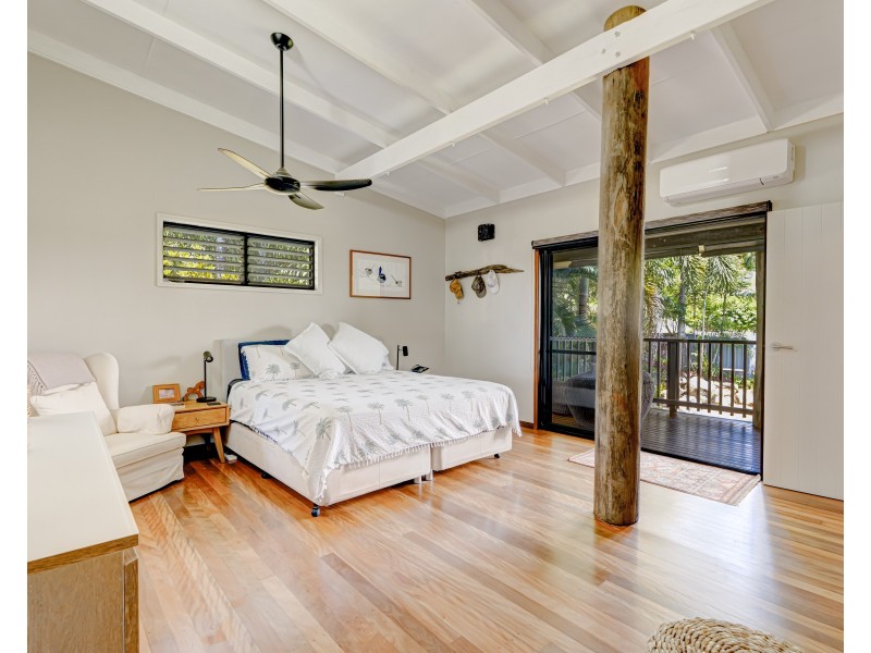 1 Jessie Lane, South Mission Beach QLD 4852