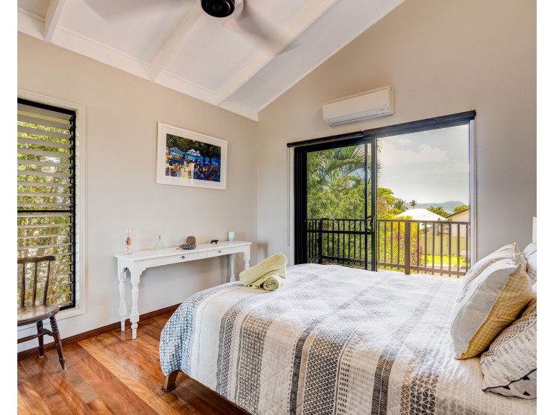 1 Jessie Lane, South Mission Beach QLD 4852