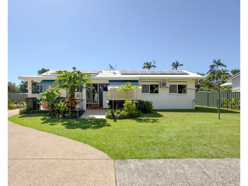 25 Kent Cl, Mission Beach QLD 4852