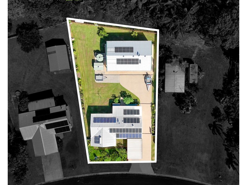 25 Kent Cl, Mission Beach QLD 4852