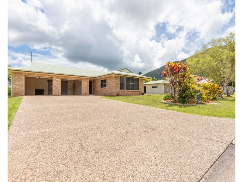 16-18 Hielscher St, Tully QLD 4854