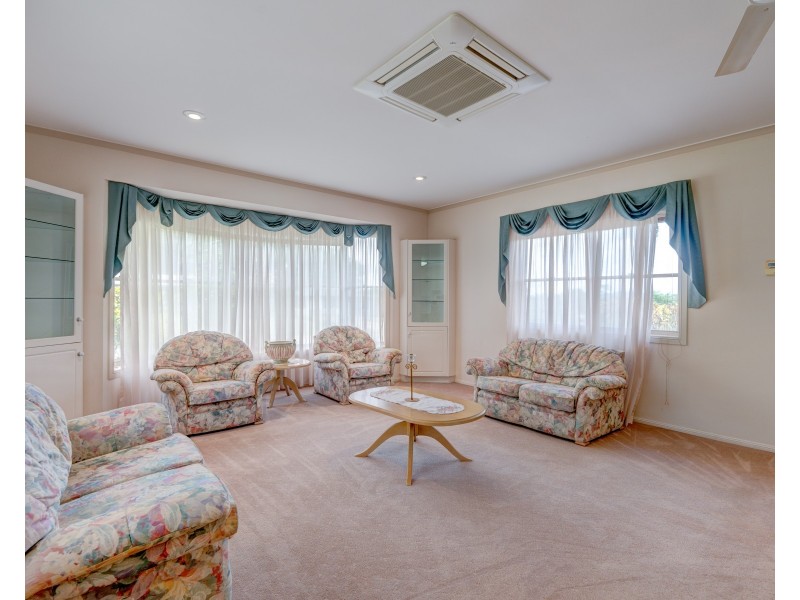 16-18 Hielscher St, Tully QLD 4854