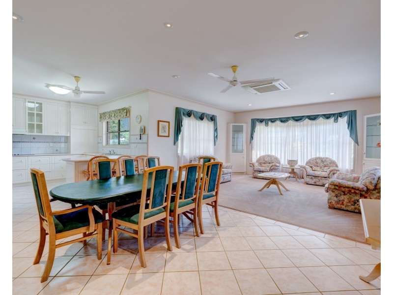 16-18 Hielscher St, Tully QLD 4854