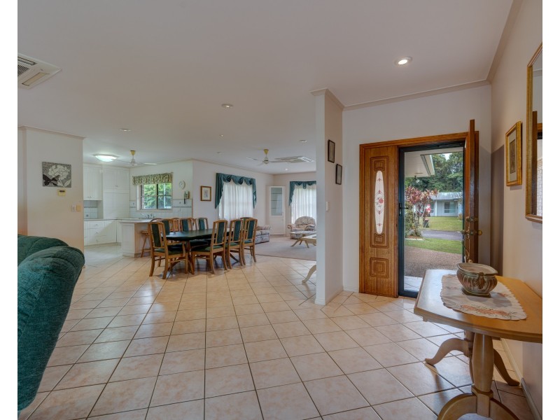 16-18 Hielscher St, Tully QLD 4854