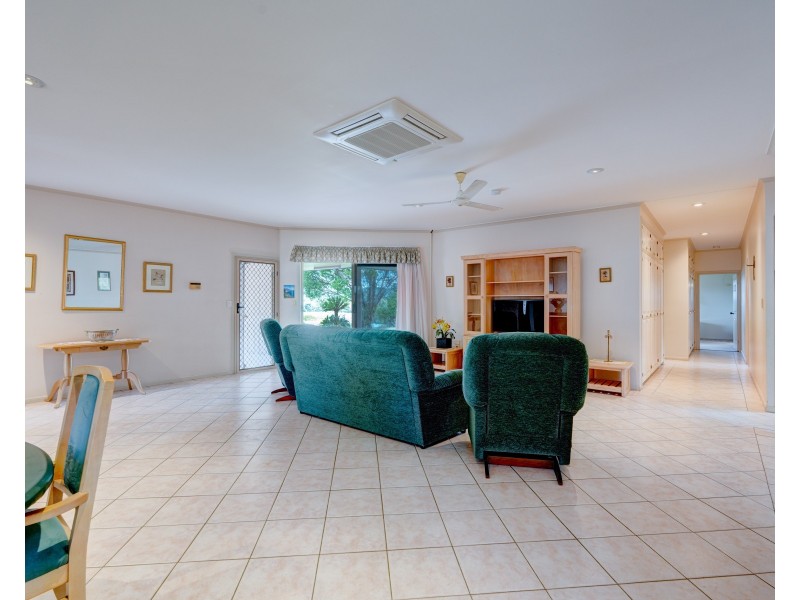 16-18 Hielscher St, Tully QLD 4854