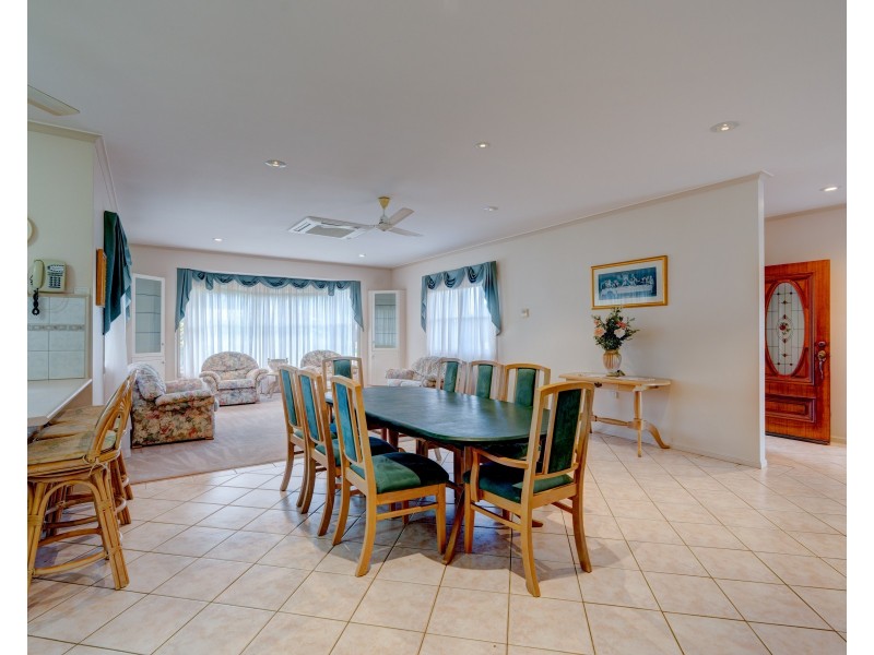 16-18 Hielscher St, Tully QLD 4854