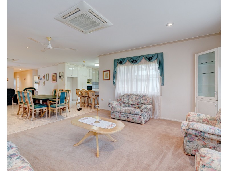 16-18 Hielscher St, Tully QLD 4854