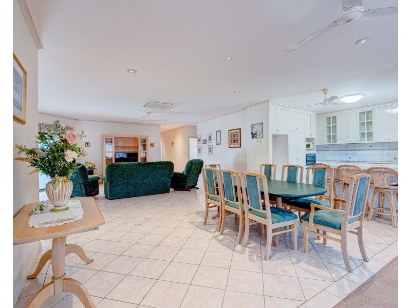 16-18 Hielscher St, Tully QLD 4854