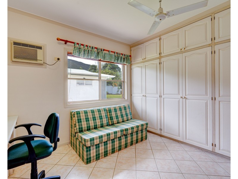 16-18 Hielscher St, Tully QLD 4854