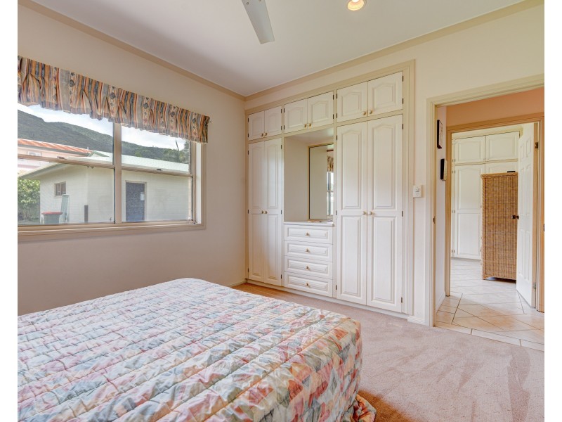 16-18 Hielscher St, Tully QLD 4854