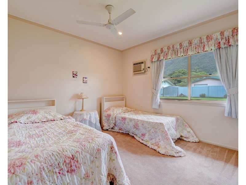 16-18 Hielscher St, Tully QLD 4854