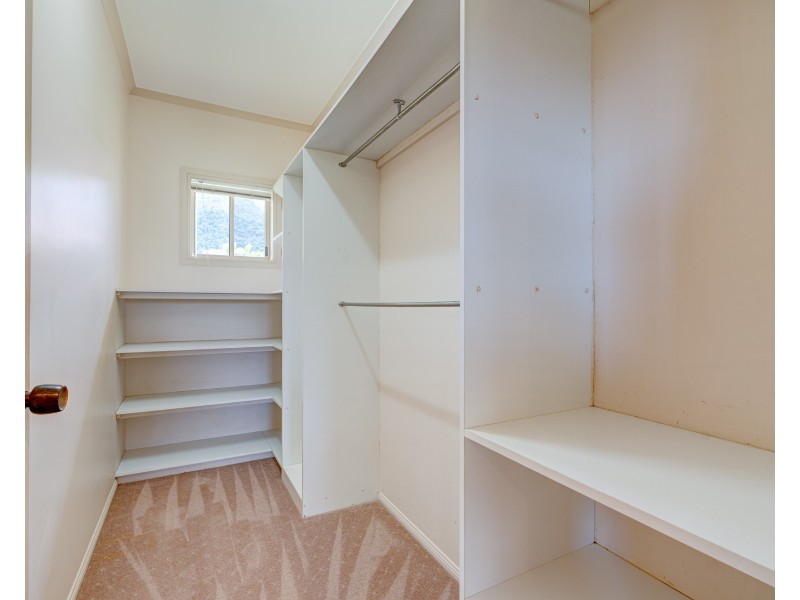 16-18 Hielscher St, Tully QLD 4854