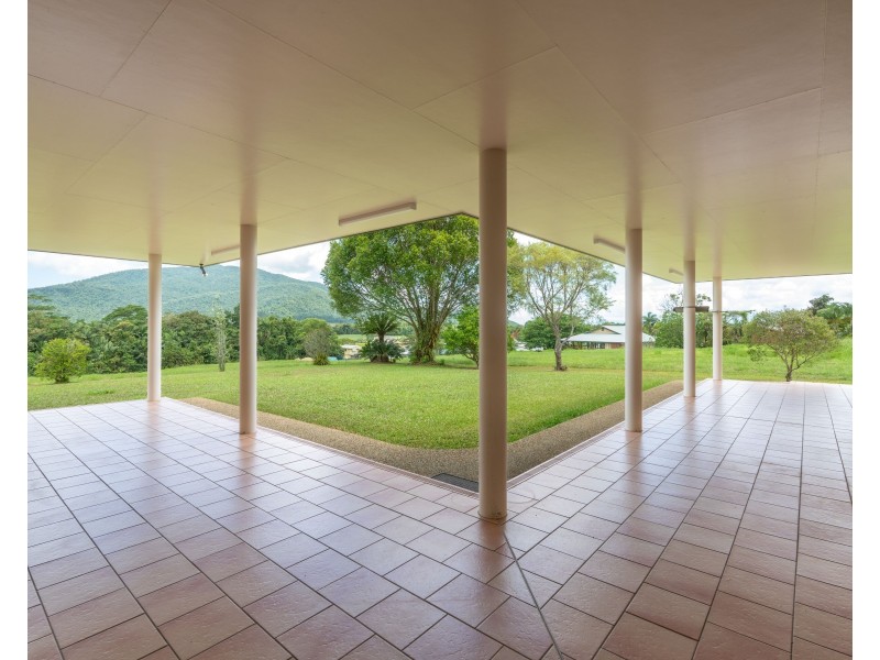 16-18 Hielscher St, Tully QLD 4854