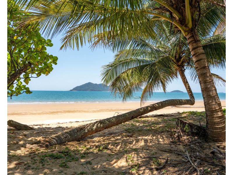 10 Reef St, Wongaling Beach QLD 4852