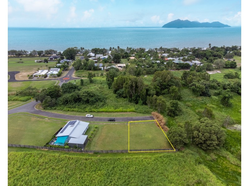 10 Reef St, Wongaling Beach QLD 4852