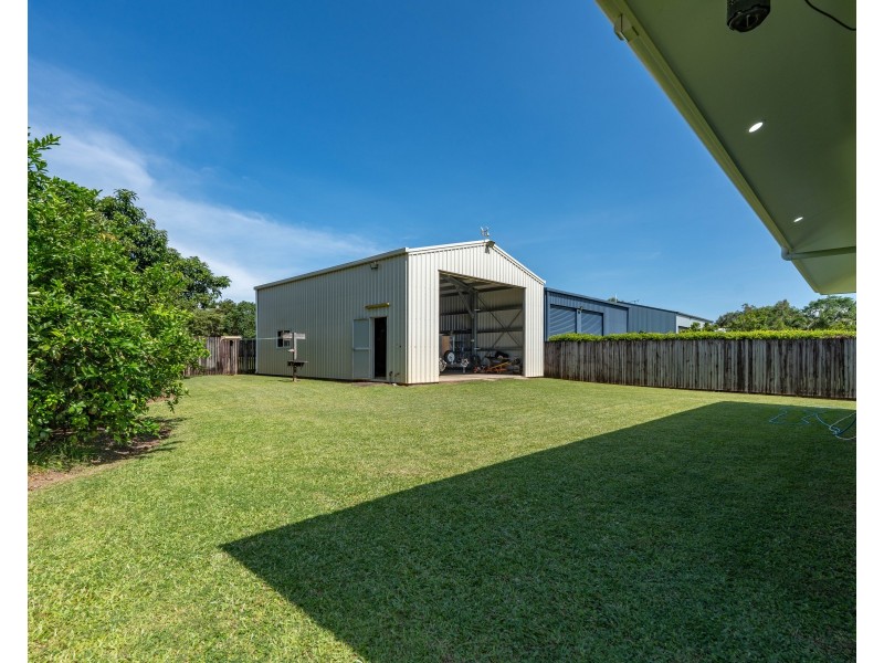 11 Nivosa Ct, Mission Beach QLD 4852