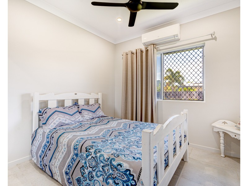 11 Nivosa Ct, Mission Beach QLD 4852