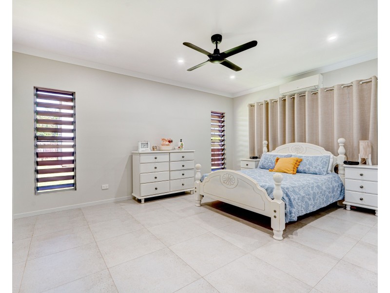 11 Nivosa Ct, Mission Beach QLD 4852