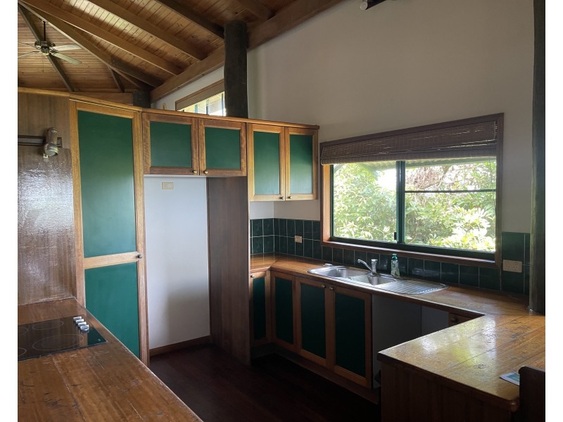 62 Cutten St, Bingil Bay QLD 4852