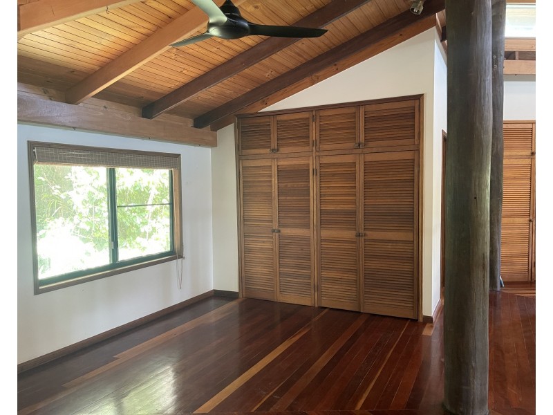 62 Cutten St, Bingil Bay QLD 4852