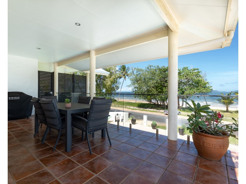 Unit 3/112 Kennedy Esplanade, South Mission Beach QLD 4852