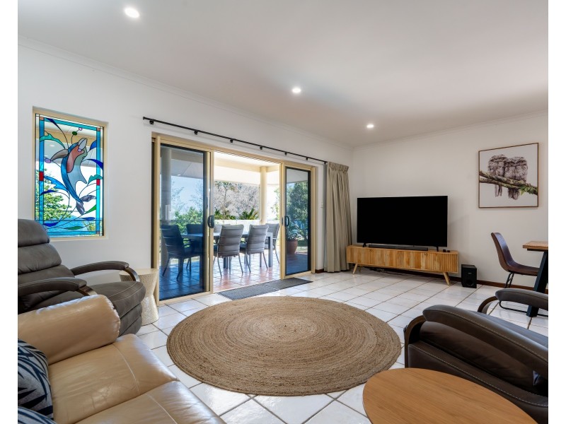 Unit 3/112 Kennedy Esplanade, South Mission Beach QLD 4852