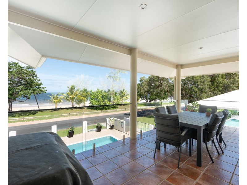 Unit 3/112 Kennedy Esplanade, South Mission Beach QLD 4852