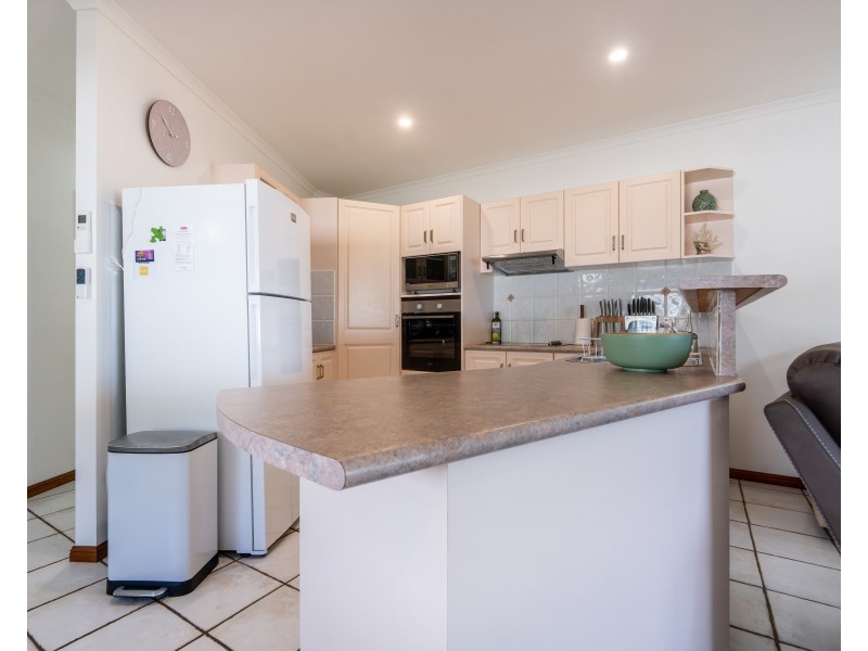 Unit 3/112 Kennedy Esplanade, South Mission Beach QLD 4852