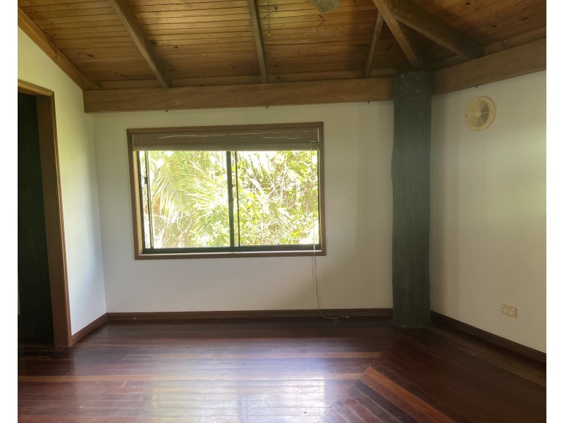 62 Cutten St, Bingil Bay QLD 4852