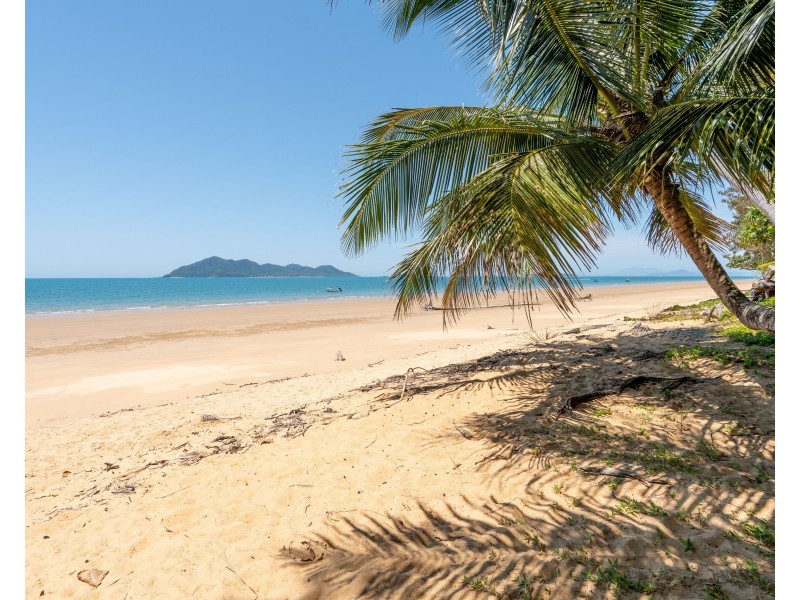 8 Coonanglebah Close, Mission Beach QLD 4852