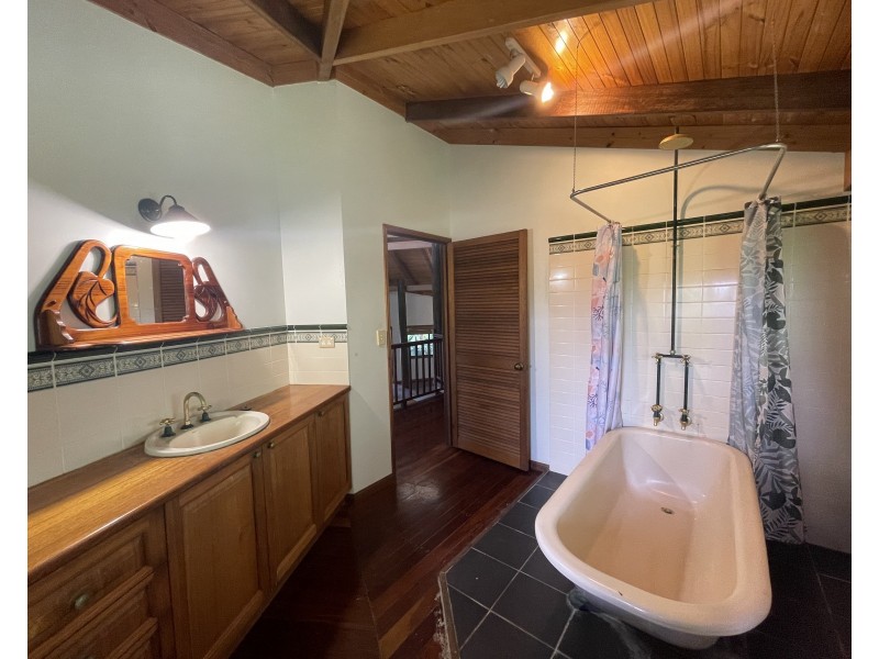 62 Cutten St, Bingil Bay QLD 4852