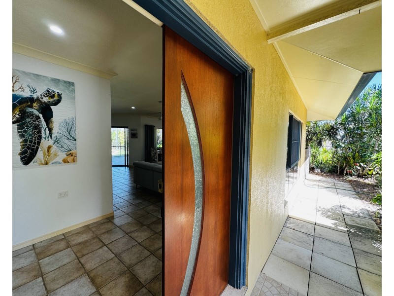 44 Holland St, Wongaling Beach QLD 4852