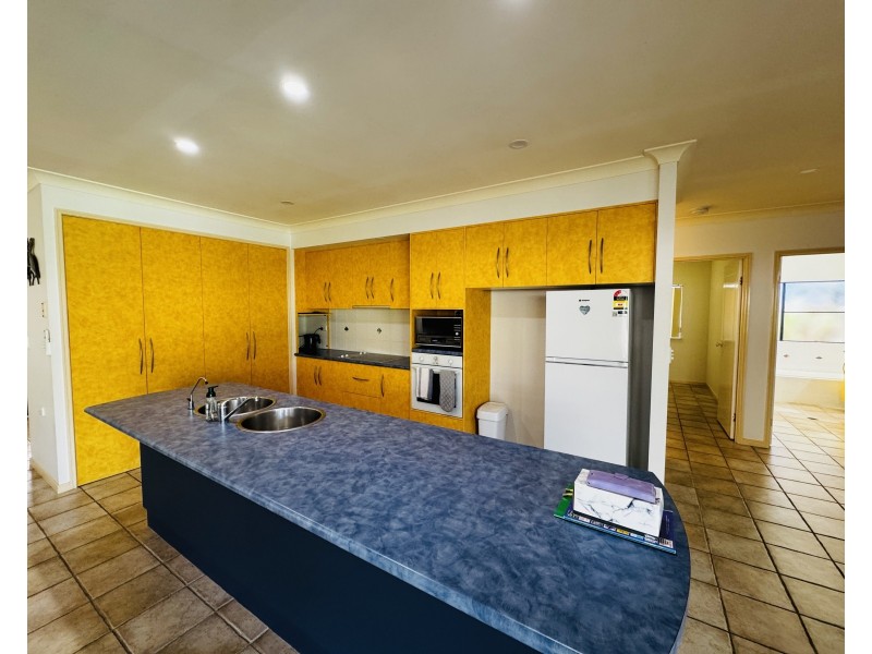 44 Holland St, Wongaling Beach QLD 4852