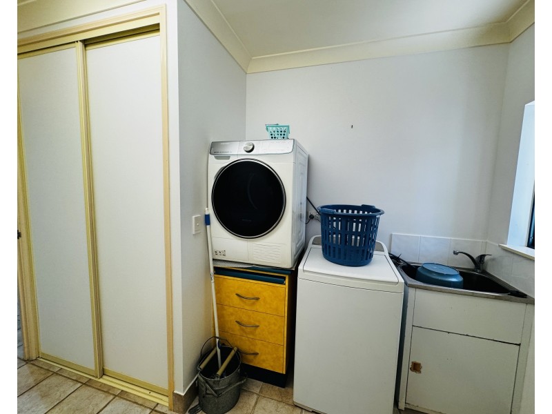 44 Holland St, Wongaling Beach QLD 4852