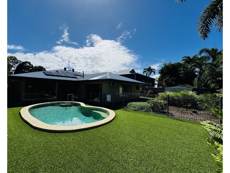 44 Holland St, Wongaling Beach QLD 4852