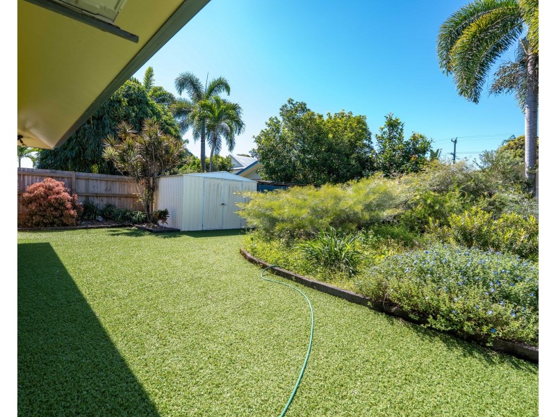 44 Holland St, Wongaling Beach QLD 4852