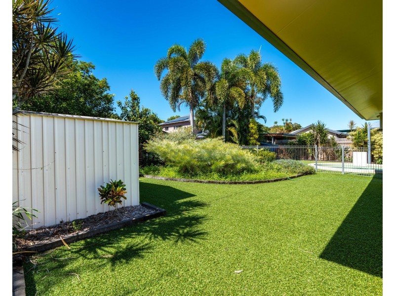 44 Holland St, Wongaling Beach QLD 4852