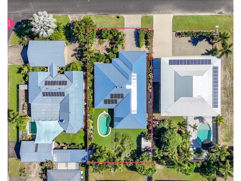 44 Holland St, Wongaling Beach QLD 4852