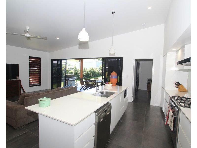 13 Nivosa, Mission Beach QLD 4852