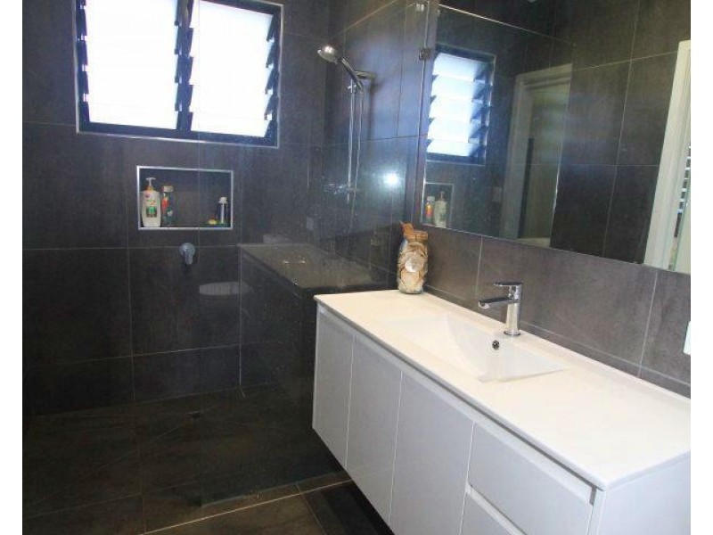 13 Nivosa, Mission Beach QLD 4852