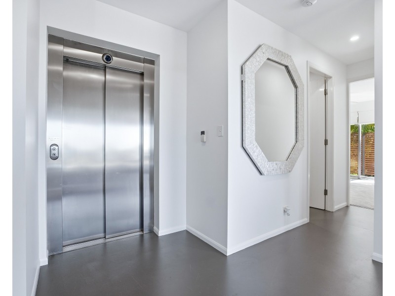 Unit 5/2 Coonanglebah Close, Mission Beach QLD 4852