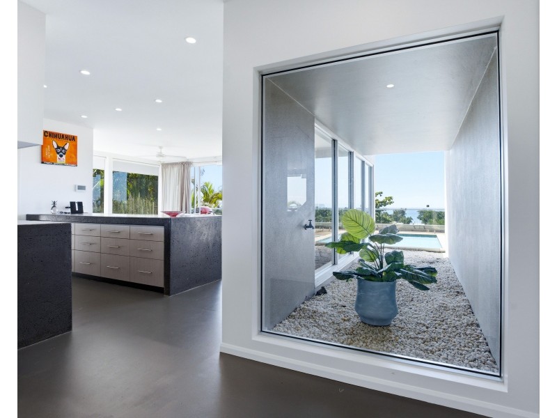 Unit 5/2 Coonanglebah Close, Mission Beach QLD 4852