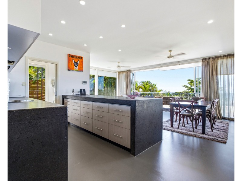 Unit 5/2 Coonanglebah Close, Mission Beach QLD 4852