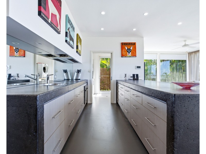 Unit 5/2 Coonanglebah Close, Mission Beach QLD 4852