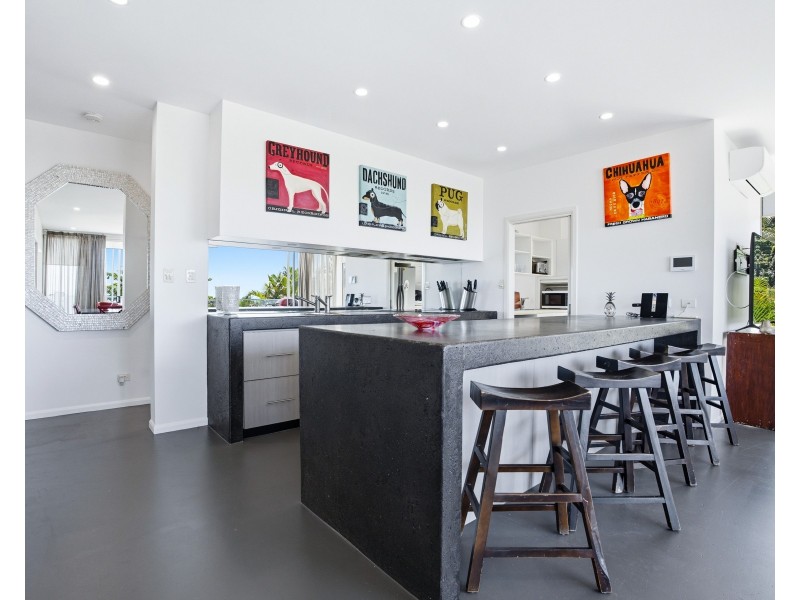 Unit 5/2 Coonanglebah Close, Mission Beach QLD 4852